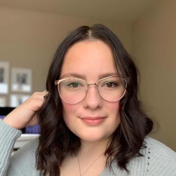 Meet your Posher, Emilie - Picture 1 of 1